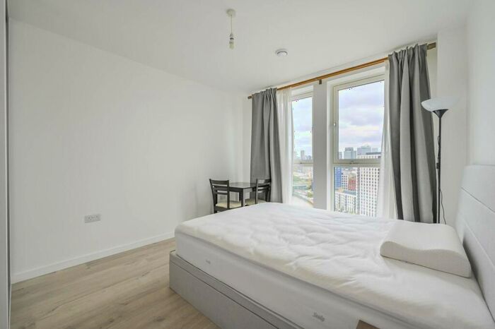 1 Bedroom Flat To Rent In , Falconbrook Gardens, Canning Town, London, E16