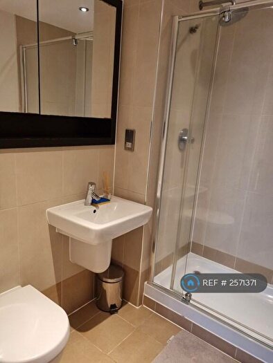 2 Bedroom Flat To Rent In Chadwick Street, Hunslet, Leeds, LS10