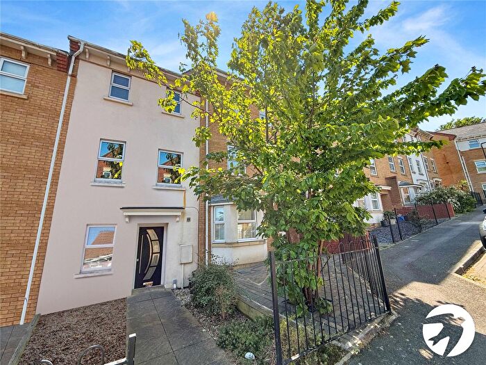 3 Bedroom Terraced House To Rent In Diana Road, Chatham, Kent, ME4