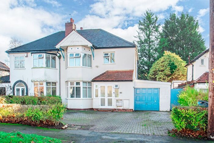 3 Bedroom Semi Detached House For Sale In Egginton Road, Hall Green, Birmingham, West Midlands, B28