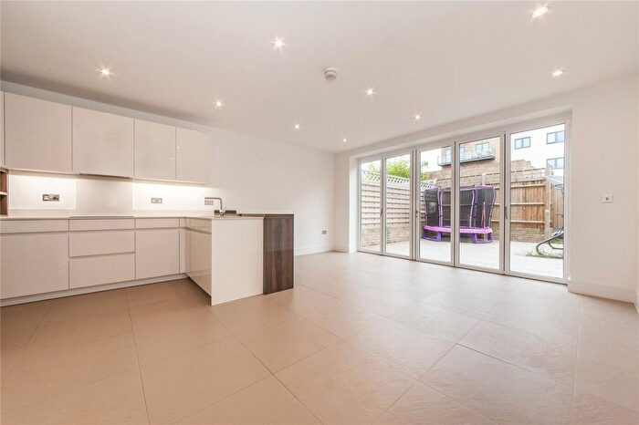 4 Bedroom Terraced House To Rent In Emerald Square, Roehampton, SW15