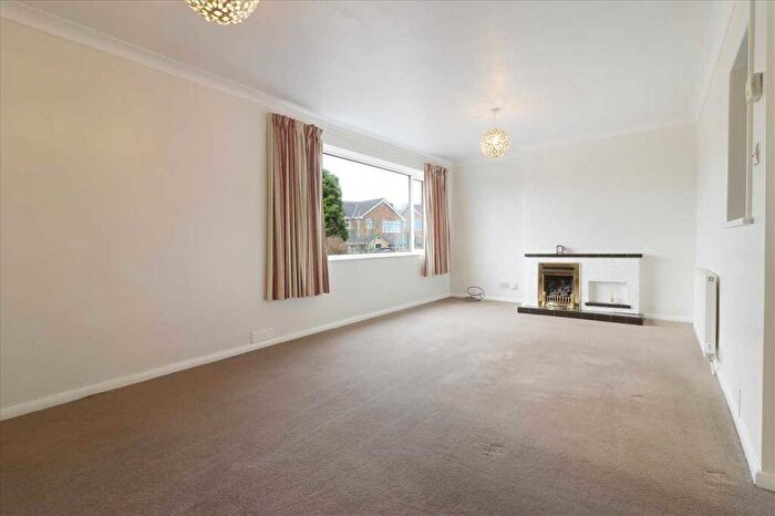 2 Bedroom Detached House To Rent In Belvedere Close, Somersall, S40