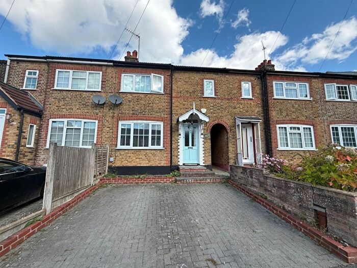 2 Bedroom Terraced House For Sale In Kings Chase, Brentwood, CM14