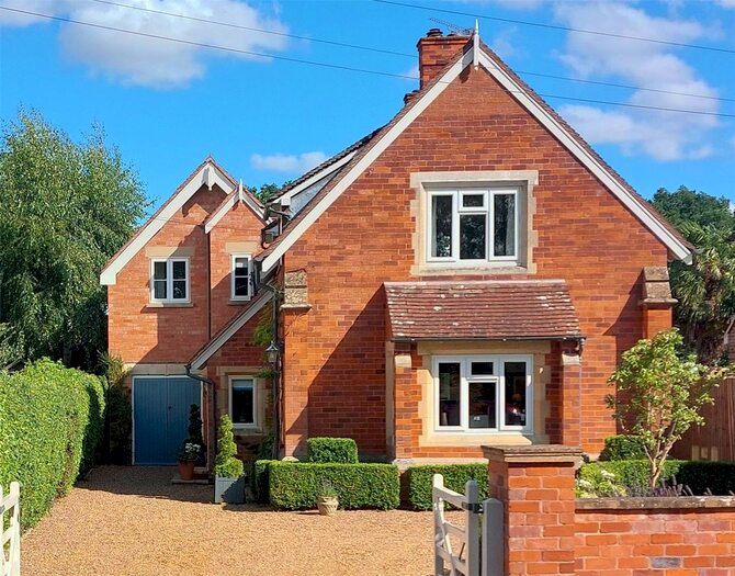 4 Bedroom Detached House For Sale In Campden Road, Clifford Chambers, Stratford-Upon-Avon, CV37
