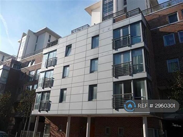 2 Bedroom Flat To Rent In Cross Street, Portsmouth, PO1