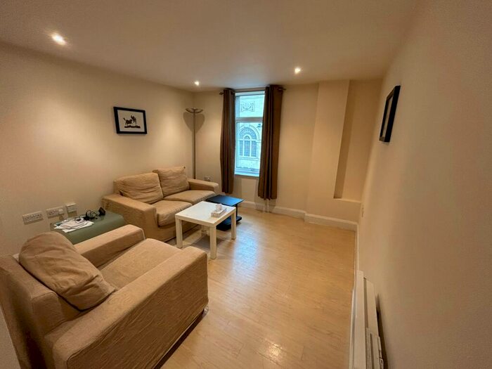 1 Bedroom Apartment To Rent In Queens Road, Clifton, BS8