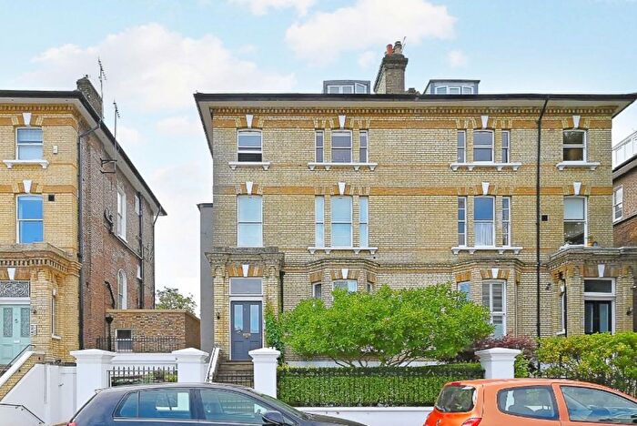 3 Bedroom Flat To Rent In King Henry's Road, Primrose Hill, NW3