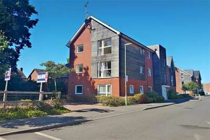 2 Bedroom Flat To Rent In Bramtoco Way, Totton, SO40