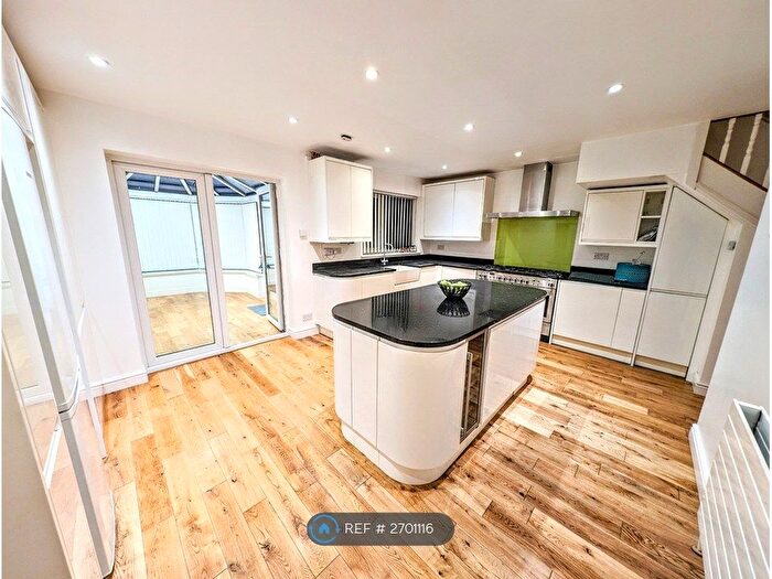 3 Bedroom Semi-detached House To Rent In Petts Hill, Northolt, UB5