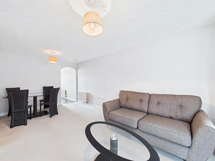 2 Bedroom Flat To Rent In Anchor Lane, Solihull, B91