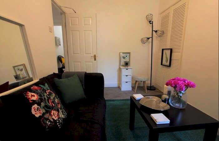 6 Bedroom Terraced House To Rent In Swainstone Road, Reading, Berkshire, RG2