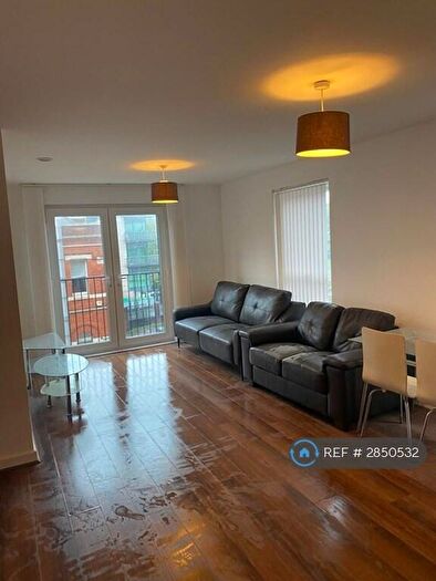 2 Bedroom Flat To Rent In Sillavan Way, Salford, M3
