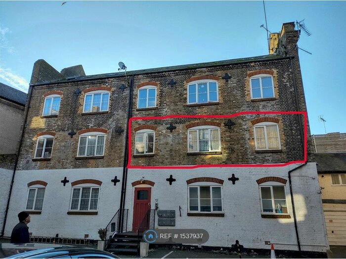 2 Bedroom Flat To Rent In The Warehouse, Dover, CT16