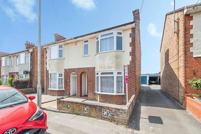 3 Bedroom Semi-Detached House For Sale In St. Johns Road, Colchester, CO4