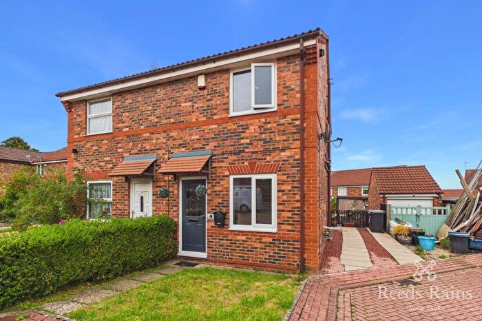 2 Bedroom Semi Detached House For Sale In Dunlin Court, Leeds, West Yorkshire, LS10