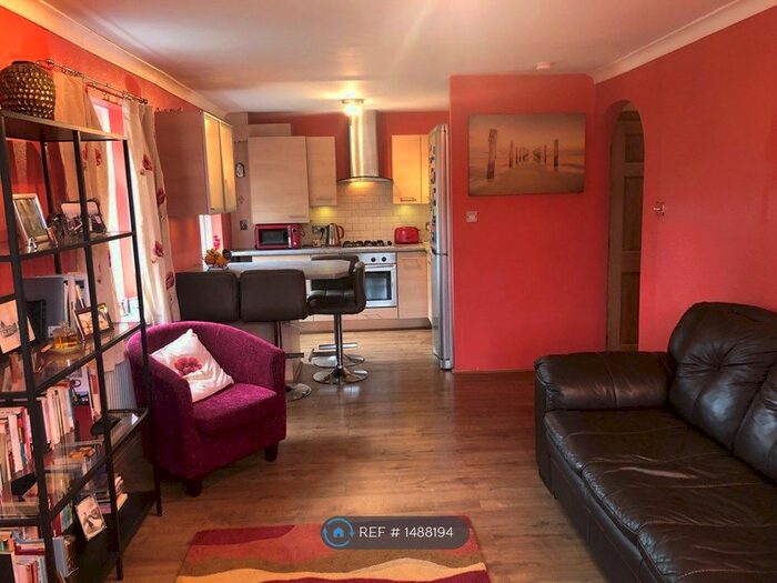 1 Bedroom Flat To Rent In Skiers Street, London, E15