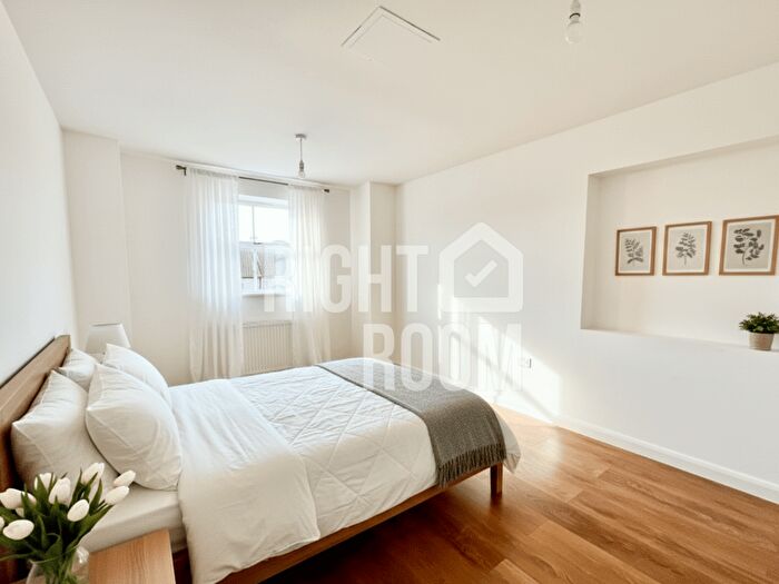 1 Bedroom Flat To Rent In Flat, Madina House, Downs Road, LU1