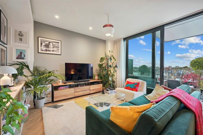 1 Bedroom Flat To Rent In Wood Crescent, Television Centre, White City, London, W12