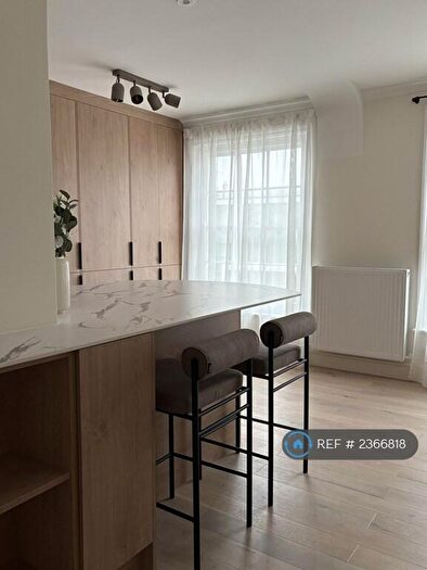 1 Bedroom Flat To Rent In Barnsbury Terrace, London, N1