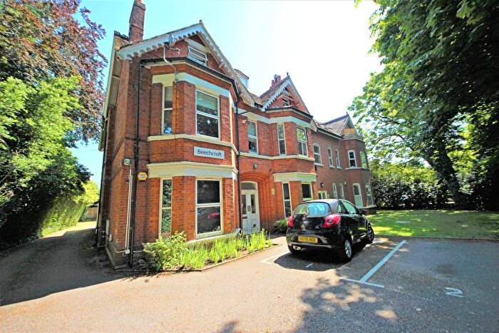 2 Bedroom Flat For Sale In Wellington Road, Bournemouth, BH8