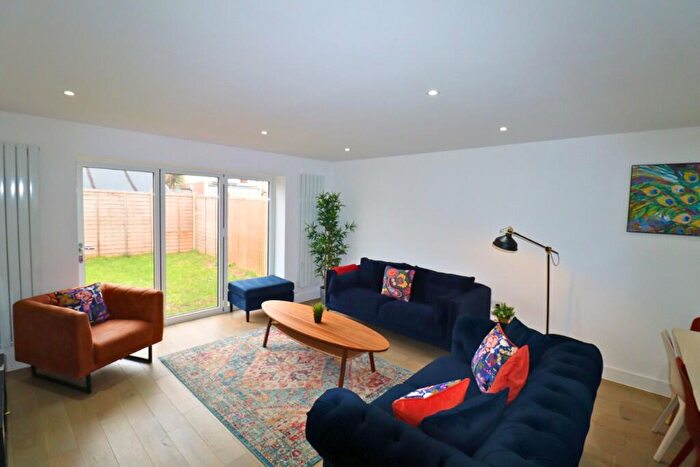 3 Bedroom End Of Terrace House To Rent In Manor Road, London, CR4