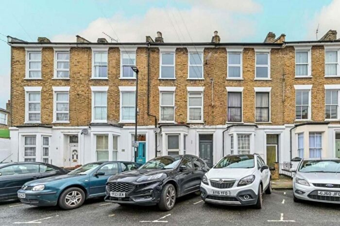 4 Bedroom Flat To Rent In Hargrave Road, Archway, N19