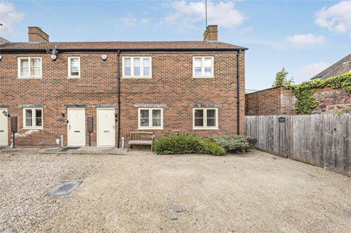 2 Bedroom Flat To Rent In Print Works Close, Brackley, Northamptonshire, NN13