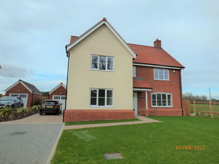 4 Bedroom Detached House To Rent In Yarmouth Road, Broome, Bungay, NR35