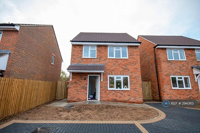 3 Bedroom Detached House To Rent In Missenden Road, Buckingham, MK18