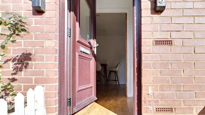 3 Bedroom Semi-Detached House For Sale In Gautrey Square, London, E6