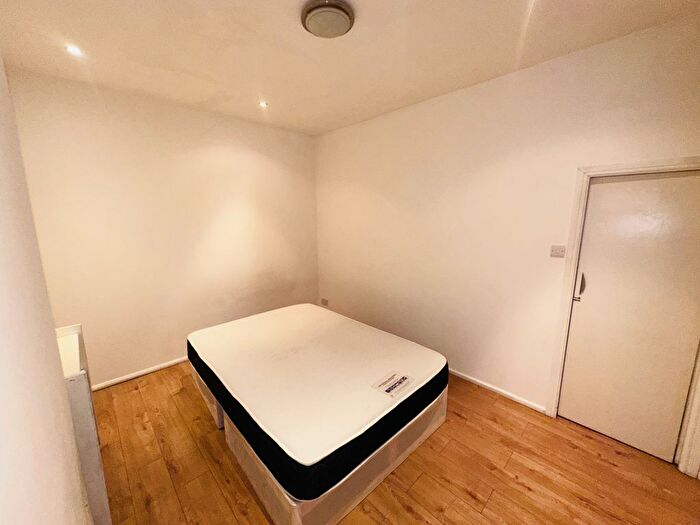 1 Bedroom Flat To Rent In Cranfield Road, London, SE4