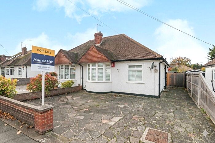 2 Bedroom Bungalow For Sale In Kynaston Road, Orpington, BR5
