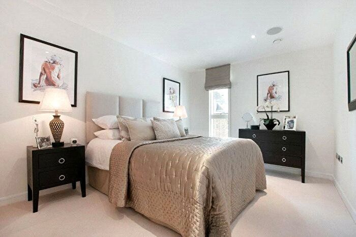 2 Bedroom Flat To Rent In Grosvenor Waterside, Gatliff Road, Chelsea, SW1W