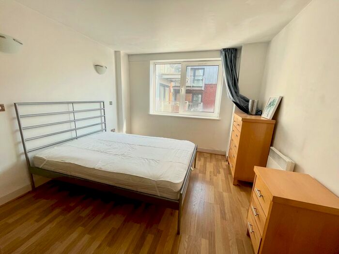 2 Bedroom Flat To Rent In Kimber House, High Street, Southampton, SO14