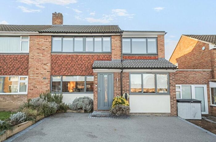 4 Bedroom Link Detached House For Sale In Larkfield Road, Sidcup, Kent, DA14