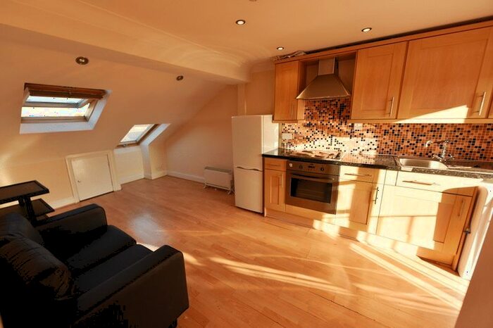 1 Bedroom Flat To Rent In Stella Road, London, SW17