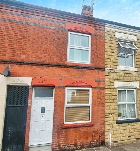 3 Bedroom Terraced House For Sale In Dannett Street, Leicester, LE3
