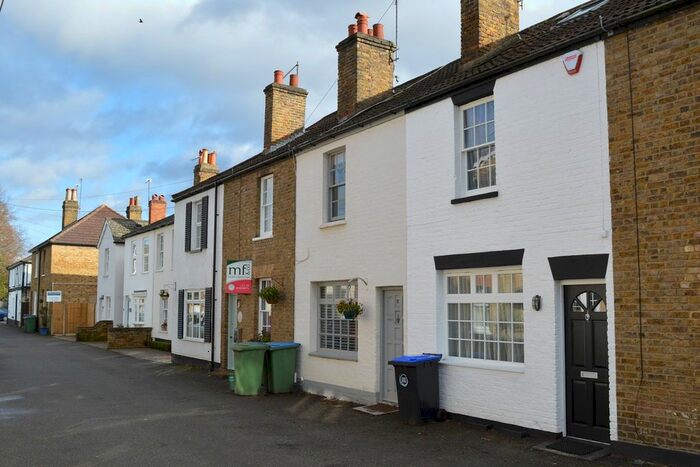 2 Bedroom Terraced House To Rent In Pantile Road, Weybridge, KT13