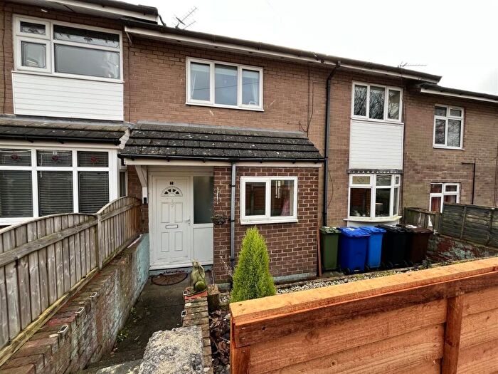 3 Bedroom House For Sale In Stringer Close, Mottram, Hyde, SK14