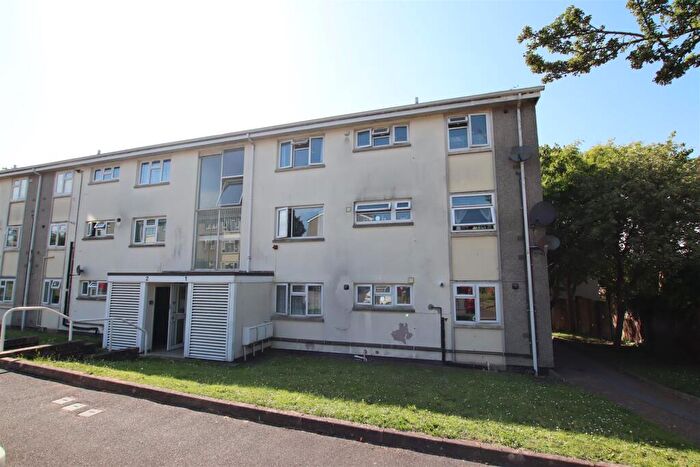 2 Bedroom Flat For Sale In St. Matthews Close, Newtown, Exeter, EX1