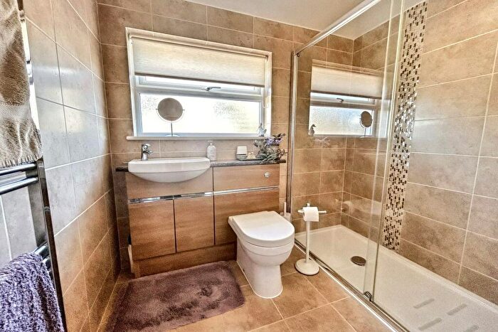 4 Bedroom Detached House For Sale In Sturminster Marshall, BH21