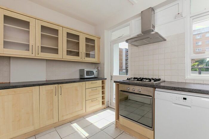 2 Bedroom Flat To Rent In Churchill Gardens, Keats House Churchill Gardens, SW1V