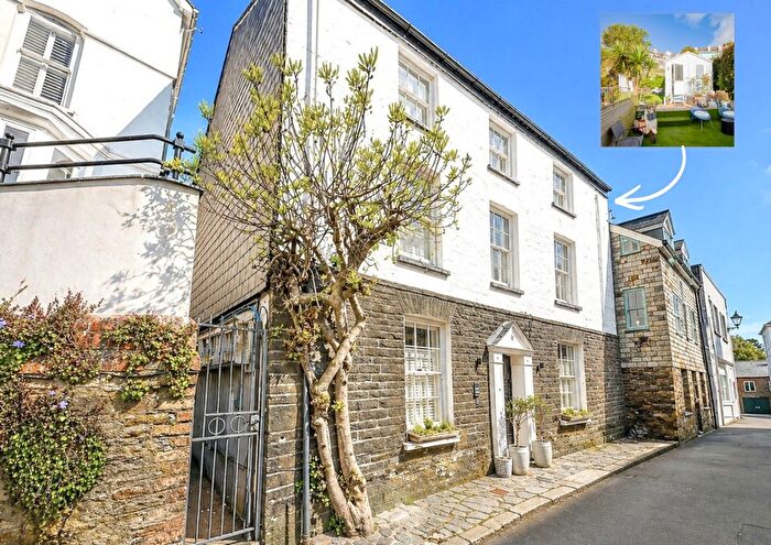 2 Bedroom Flat For Sale In Cockleshell, Flat, Esplanade, Fowey, PL23