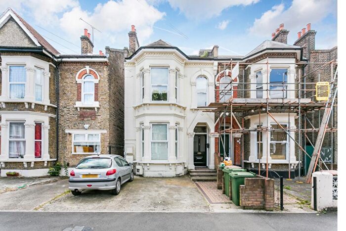 1 Bedroom Flat To Rent In London, E7