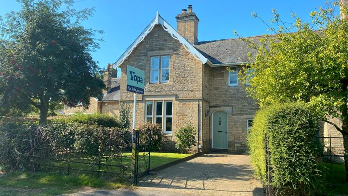 3 Bedroom Semi-Detached House For Sale In Dovecote Lane, Coleby, Lincoln, LN5