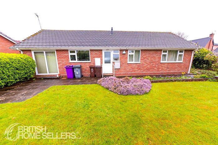 3 Bedroom Bungalow For Sale In Bowood Drive, Tettenhall, Wolverhampton, West Midlands, WV6