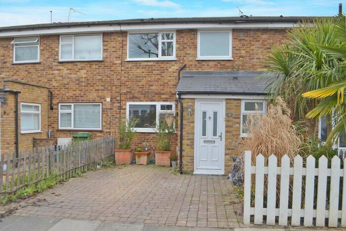 3 Bedroom Terraced House To Rent In Kingston Lane, Teddington, TW11