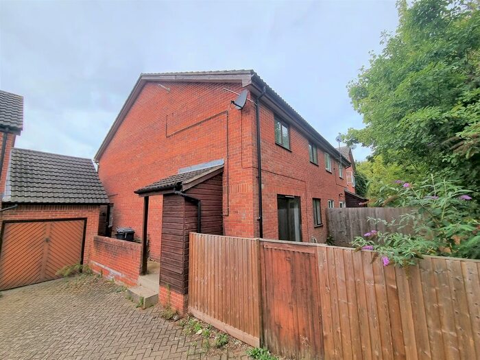 2 Bedroom Property To Rent In Essex Avenue, Sudbury, CO10