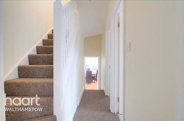 3 Bedroom Flat To Rent In Norfolk Road, London, E17