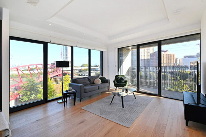 2 Bedroom Apartment To Rent In City Island Way, London, E14